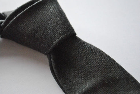 black skinny linen tie